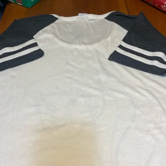 Torrid Veronica Tee “Betty and Veronica” NWT SZ2 never been worn - Picture 6 of 6